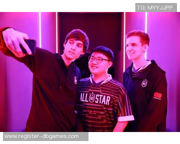 电竞新闻深入探讨RNG战队的团队协作与默契配合在英雄联盟中的成功之道